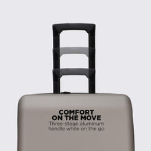 Load image into Gallery viewer, NOMATIC Check-In - telescoping handle