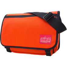 Load image into Gallery viewer, Manhattan Portage Europa (Md) with Back Zipper and Compartments - Lexington Luggage