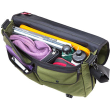 Load image into Gallery viewer, Manhattan Portage The Wallstreeter With Back Zipper - Lexington Luggage