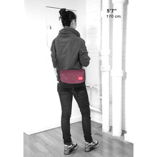 Load image into Gallery viewer, Manhattan Portage Midnight Sohobo Bag - Lexington Luggage (555116068922)