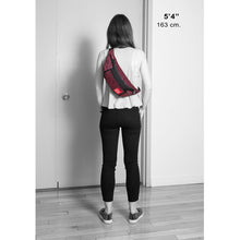 Load image into Gallery viewer, Manhattan Portage Midnight Alleycat Waist Bag - Lexington Luggage (554897473594)
