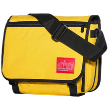 Load image into Gallery viewer, Manhattan Portage Europa (Sm) with Back Zipper and Compartments - Lexington Luggage
