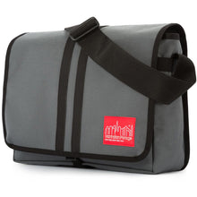 Load image into Gallery viewer, Manhattan Portage Hanover Messenger Bag - Lexington Luggage
