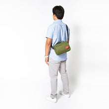 Load image into Gallery viewer, Manhattan Portage Shaw Shoulder Bag - Lexington Luggage
