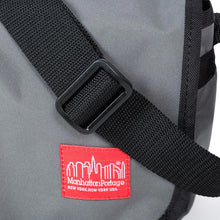 Load image into Gallery viewer, Manhattan Portage Downtown Sohobo Bag (SM) - Lexington Luggage
