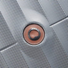 Load image into Gallery viewer, Delsey St. Tropez 21&quot; Carry On Expandable Spinner - logo
